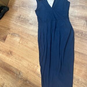 woman’s .. navy blue fashionnova dress .. size large